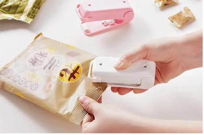Portable Mini Heat Sealer for Plastic Bags Snack Food Bag Sealing Machine Package Closure Sealer Home Kitchen Storage Accessorie