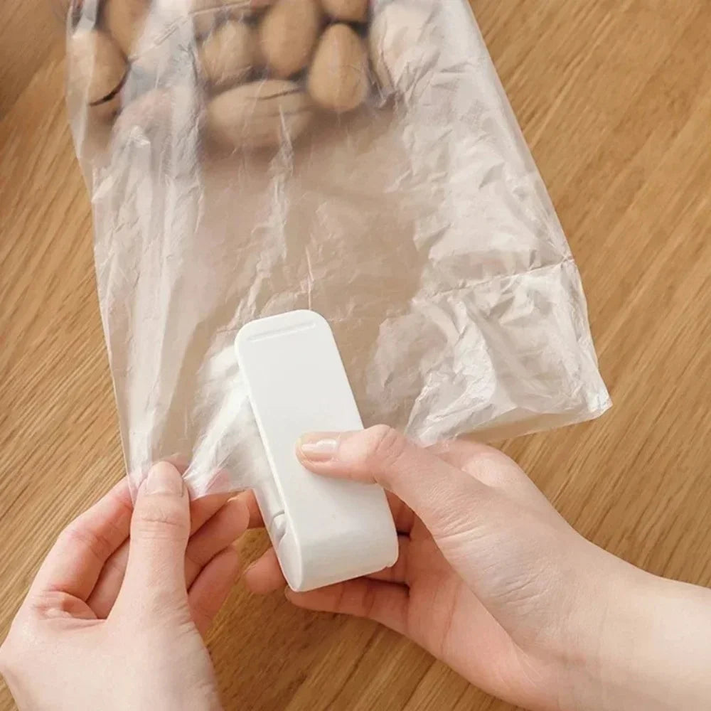 Portable Mini Heat Sealer for Plastic Bags Snack Food Bag Sealing Machine Package Closure Sealer Home Kitchen Storage Accessorie